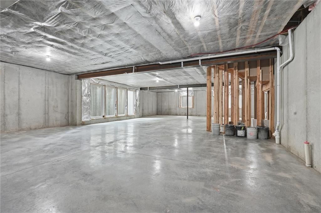 17028 Parkhill Street — photo 37
