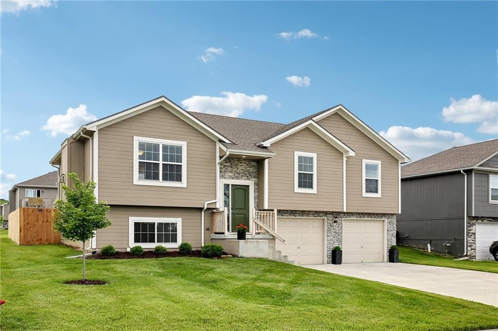 1003 NW Hilltop Lane — photo 3