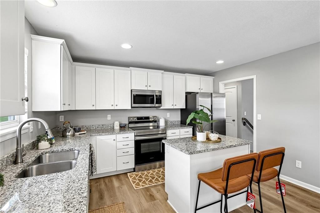 1003 NW Hilltop Lane — photo 10