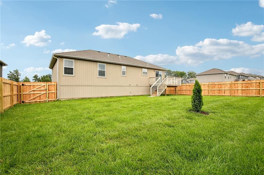 1003 NW Hilltop Lane — photo 31