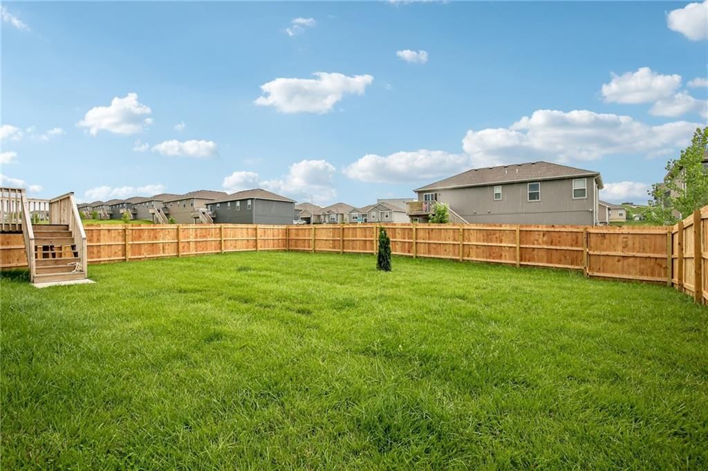 1003 NW Hilltop Lane — photo 32