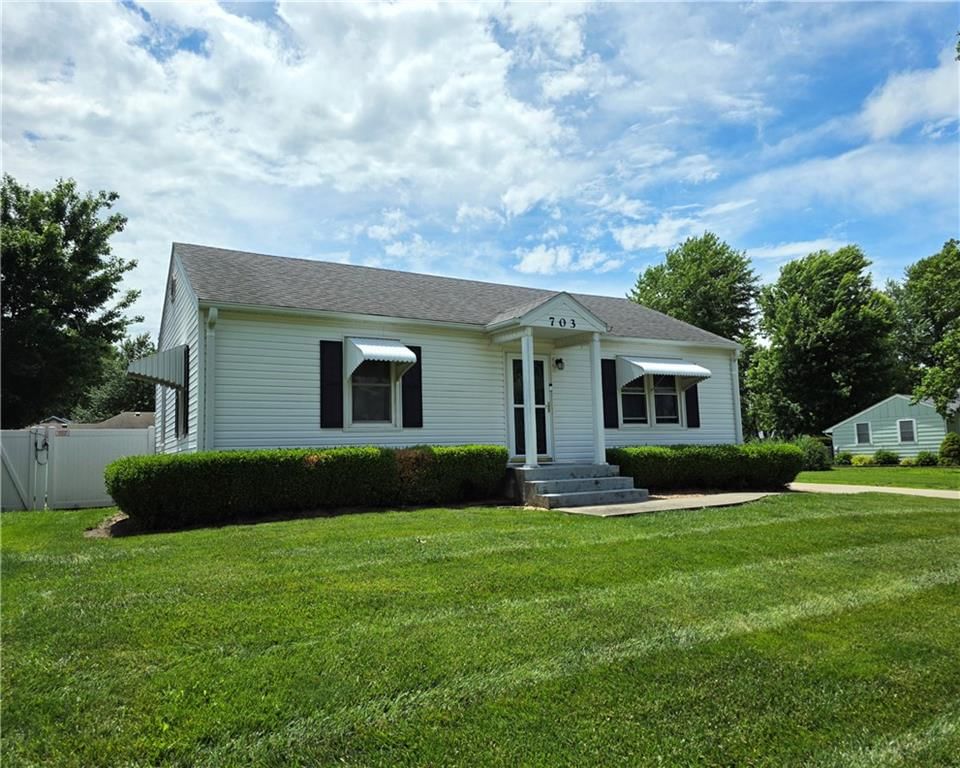 703 W 29th Street, Higginsville, MO