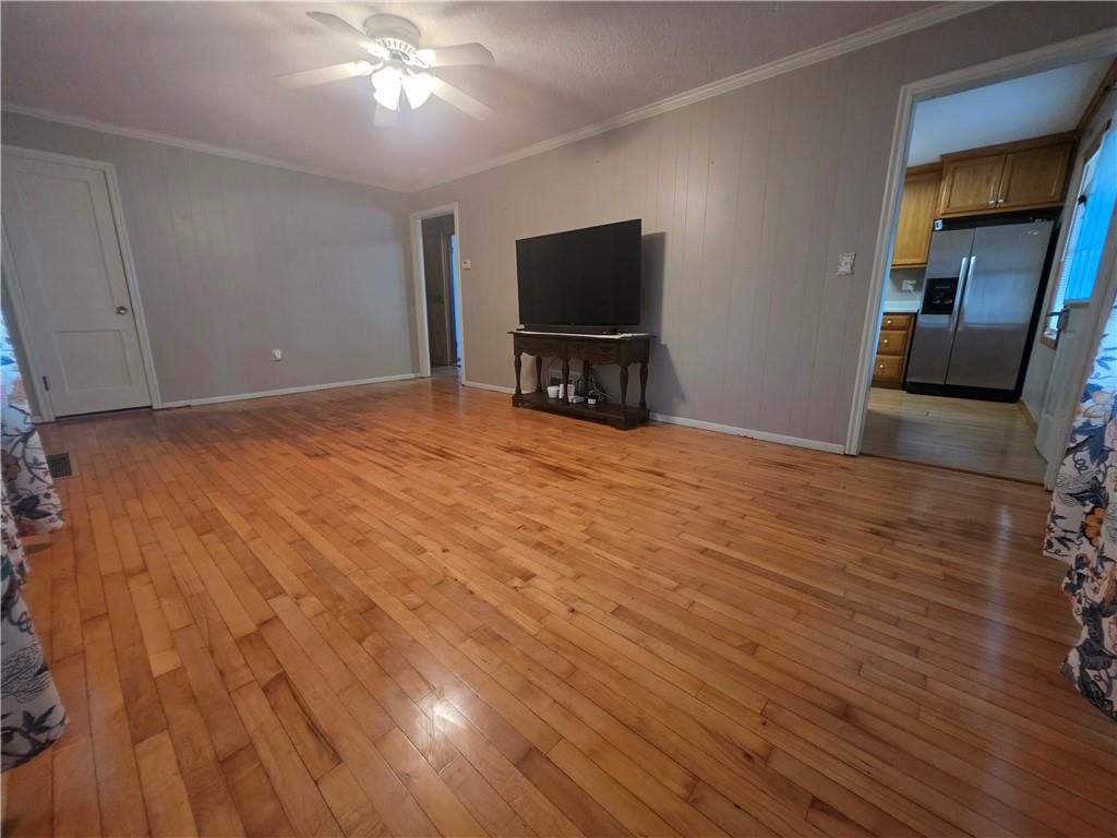 703 W 29th Street — photo 4