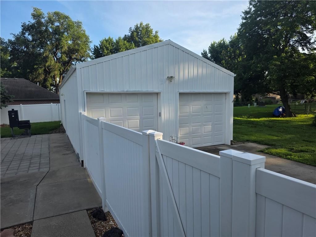 703 W 29th Street — photo 24