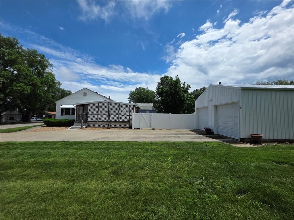 703 W 29th Street — photo 35