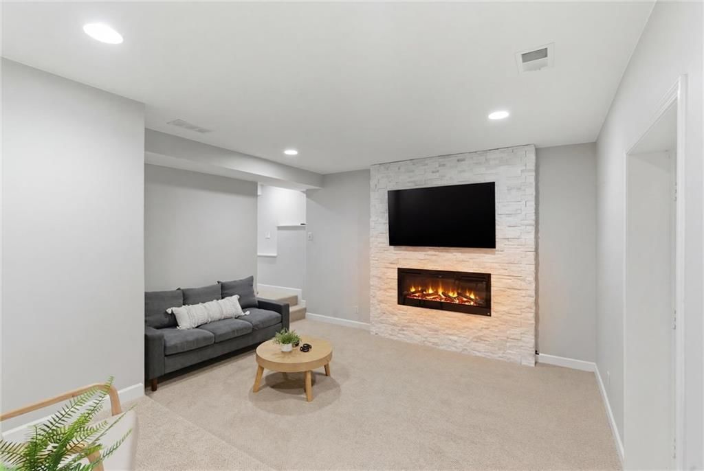 12617 Charlotte Street — photo 31