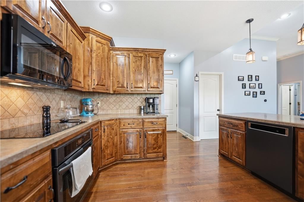 1601 Chisam Road — photo 11