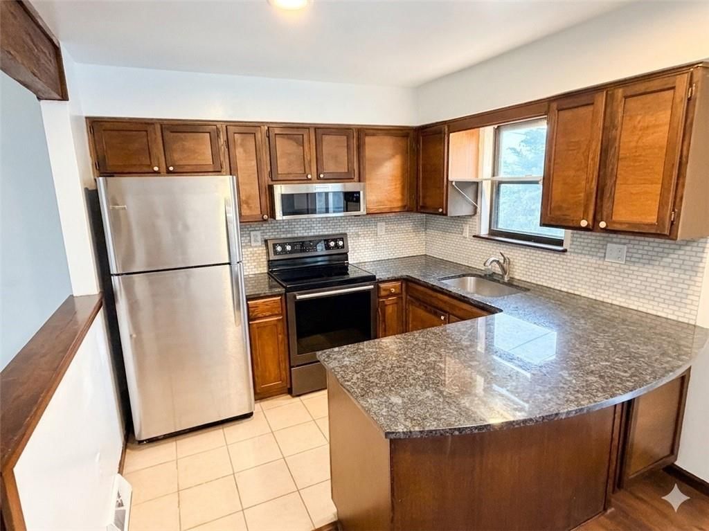 124 N Saxony Drive — photo 3