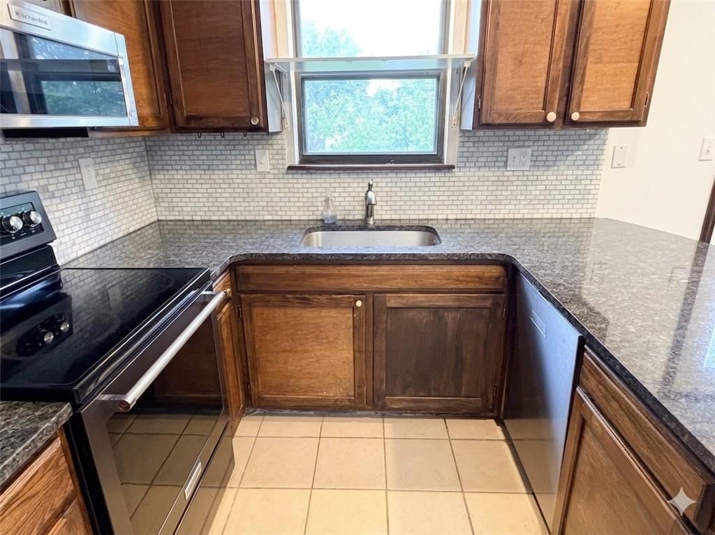 124 N Saxony Drive — photo 4
