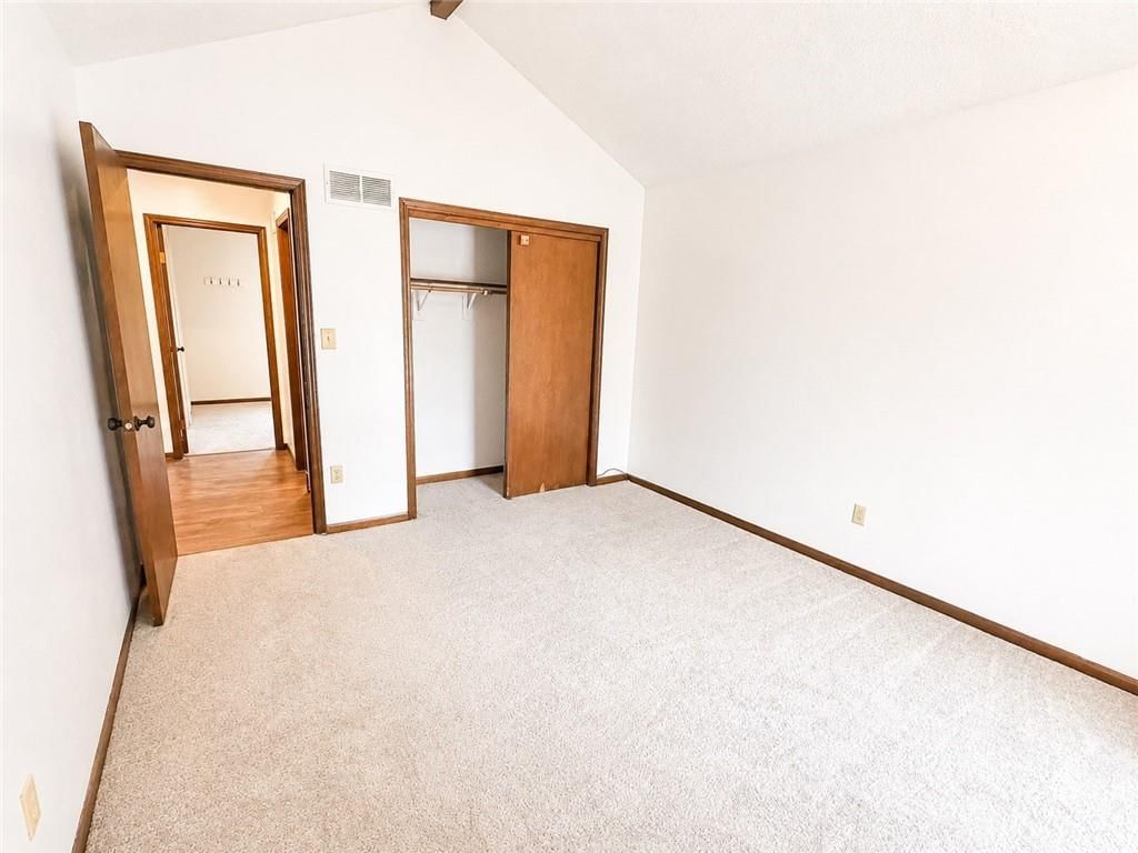 124 N Saxony Drive — photo 8