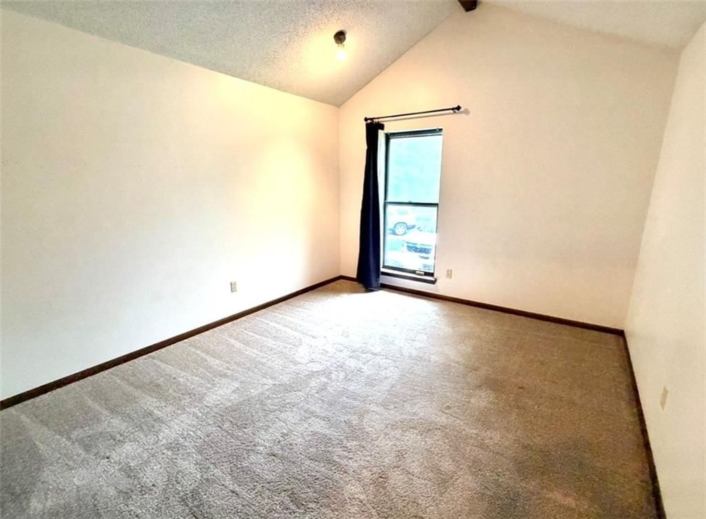 124 N Saxony Drive — photo 9