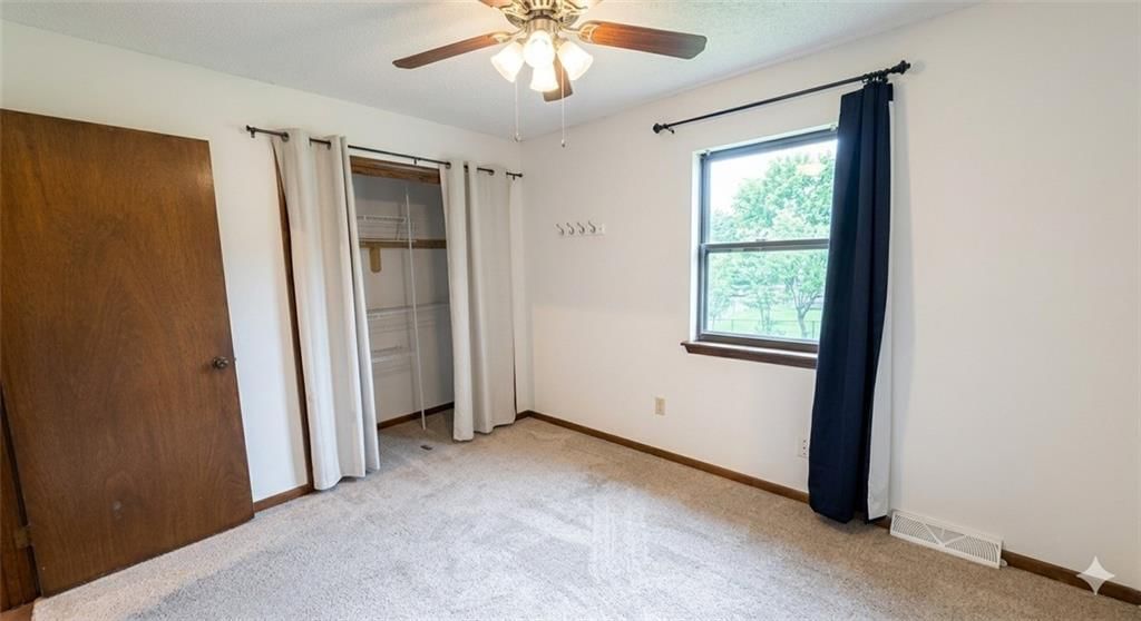 124 N Saxony Drive — photo 12
