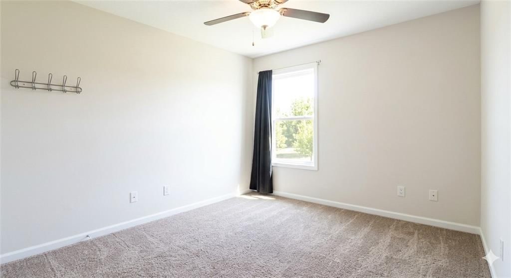 124 N Saxony Drive — photo 13