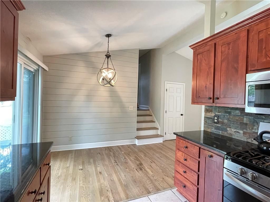 212 Jackson Avenue — photo 10