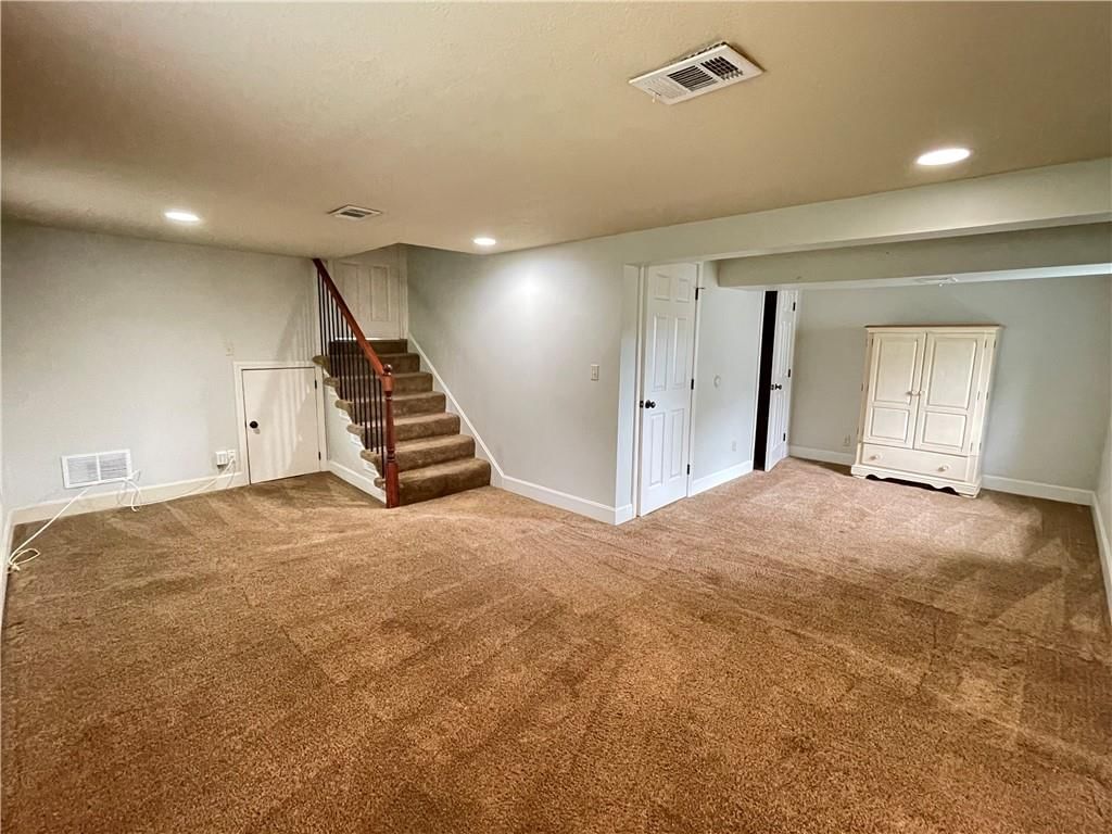 212 Jackson Avenue — photo 16