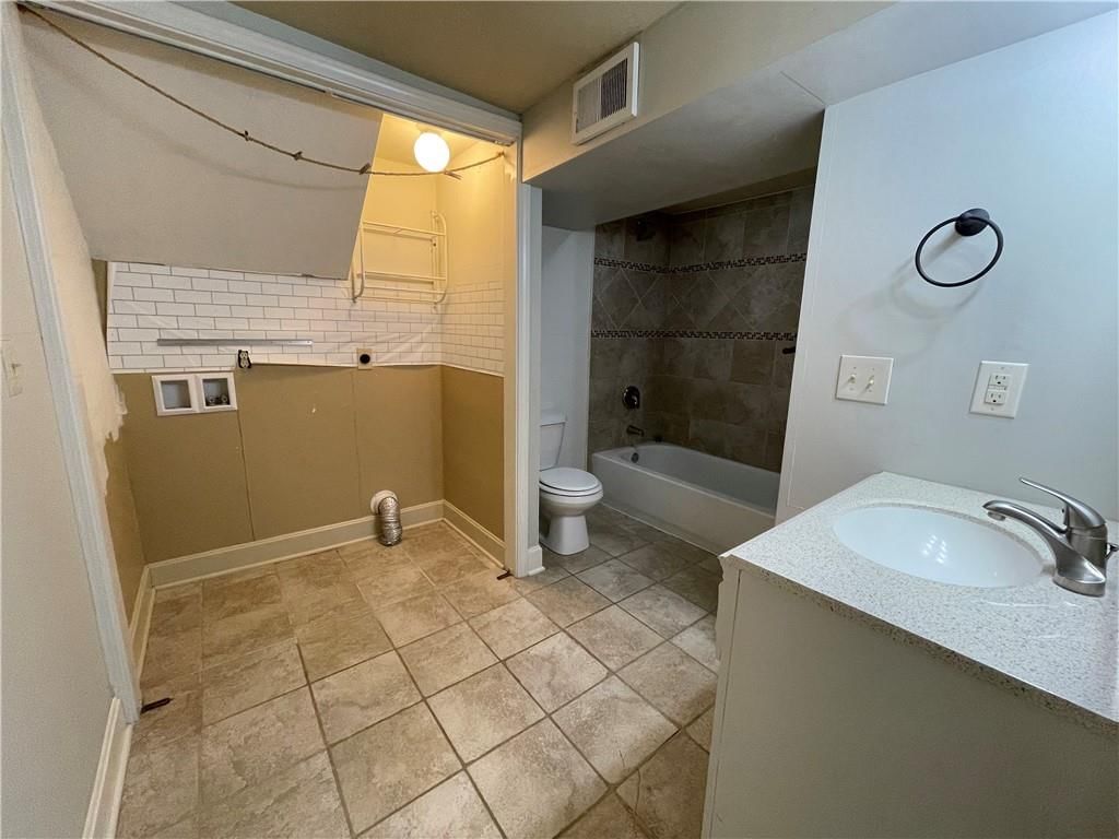 212 Jackson Avenue — photo 18