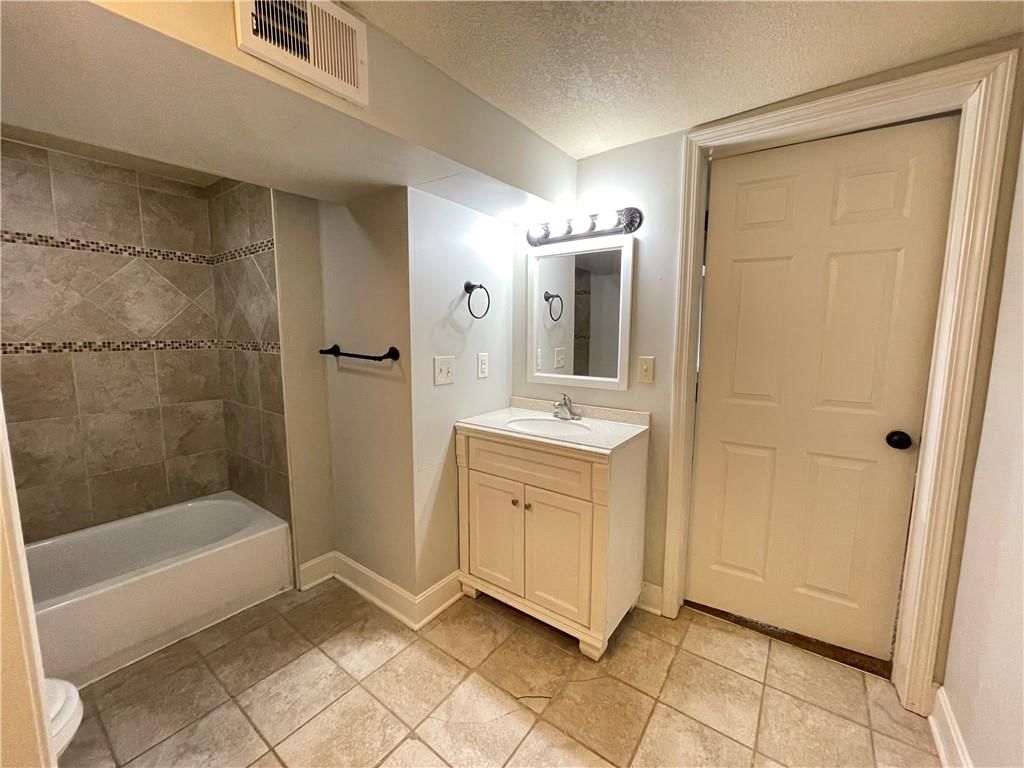 212 Jackson Avenue — photo 20
