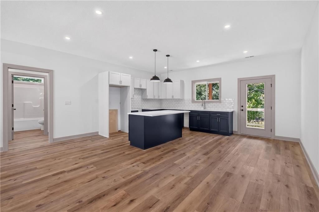 405 N Armstrong Street — photo 16
