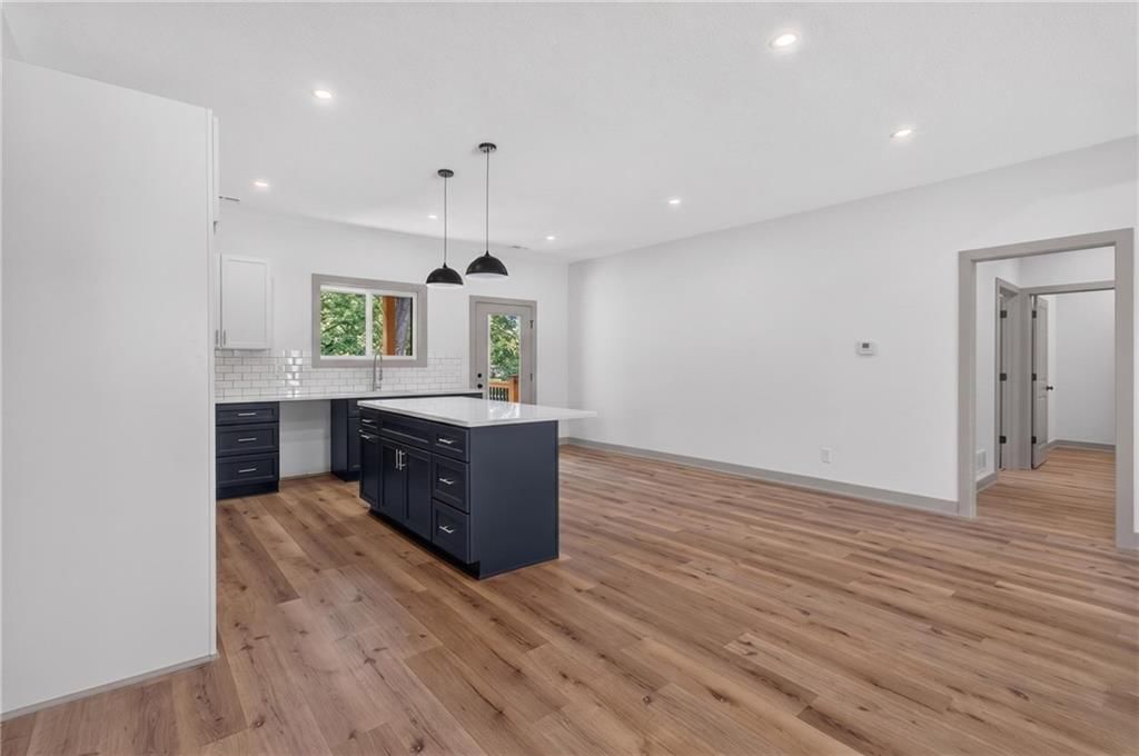 405 N Armstrong Street — photo 18
