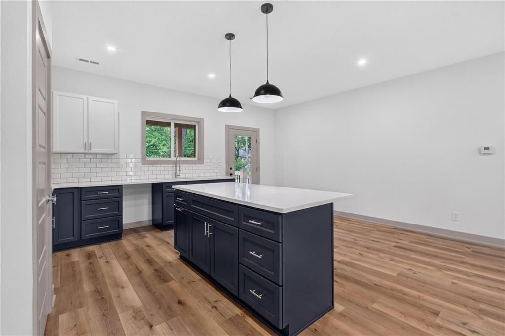 405 N Armstrong Street — photo 25
