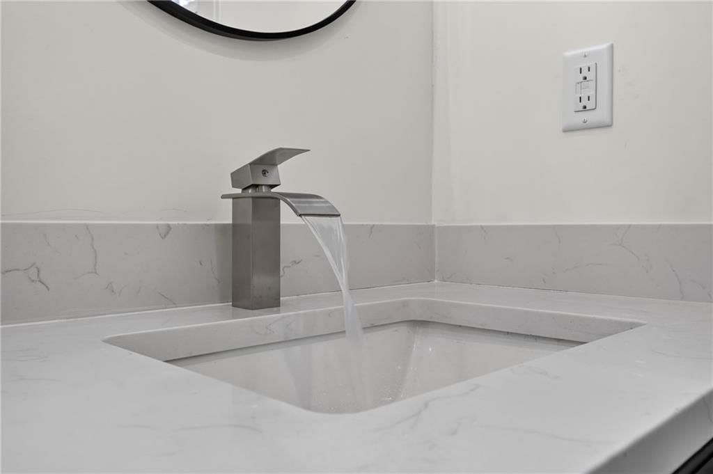 405 N Armstrong Street — photo 33
