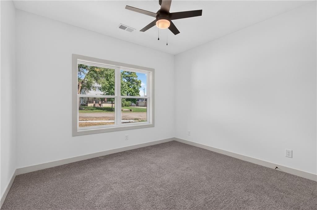 405 N Armstrong Street — photo 36