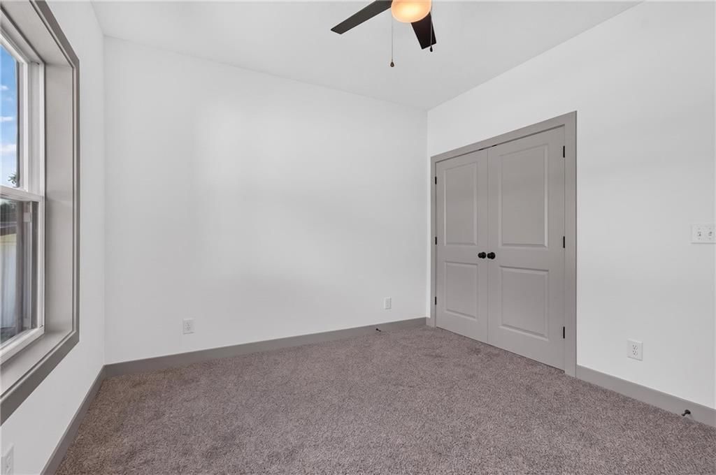 405 N Armstrong Street — photo 38