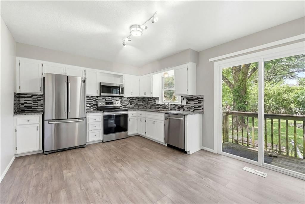 604 S Hickory Street — photo 8