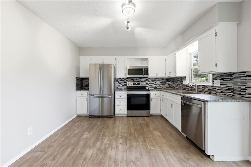 604 S Hickory Street — photo 9