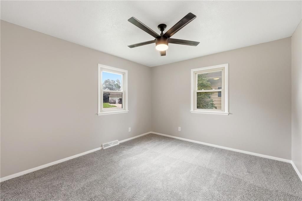 604 S Hickory Street — photo 17