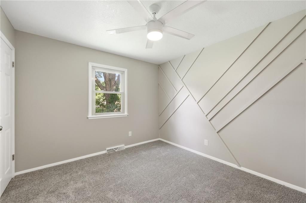 604 S Hickory Street — photo 20