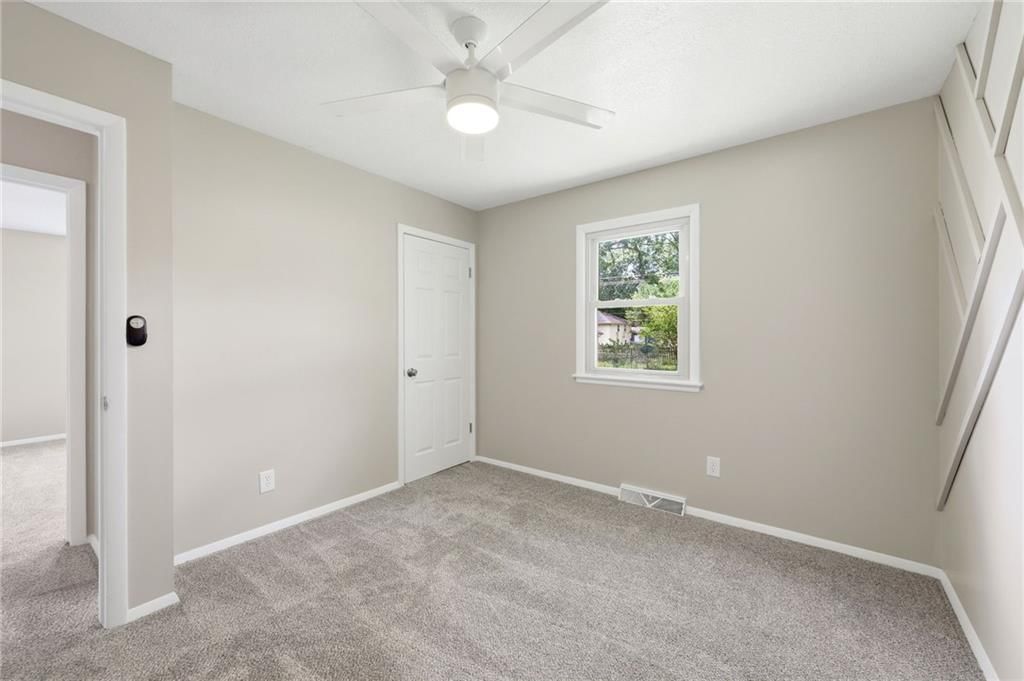 604 S Hickory Street — photo 21