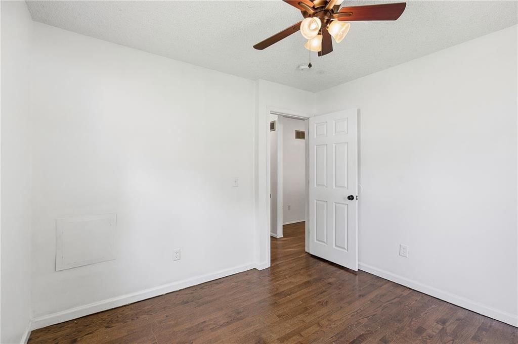 5249 N Richmond Avenue — photo 10