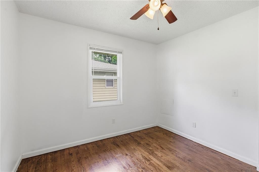 5249 N Richmond Avenue — photo 11