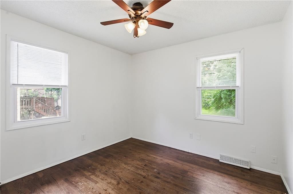 5249 N Richmond Avenue — photo 13