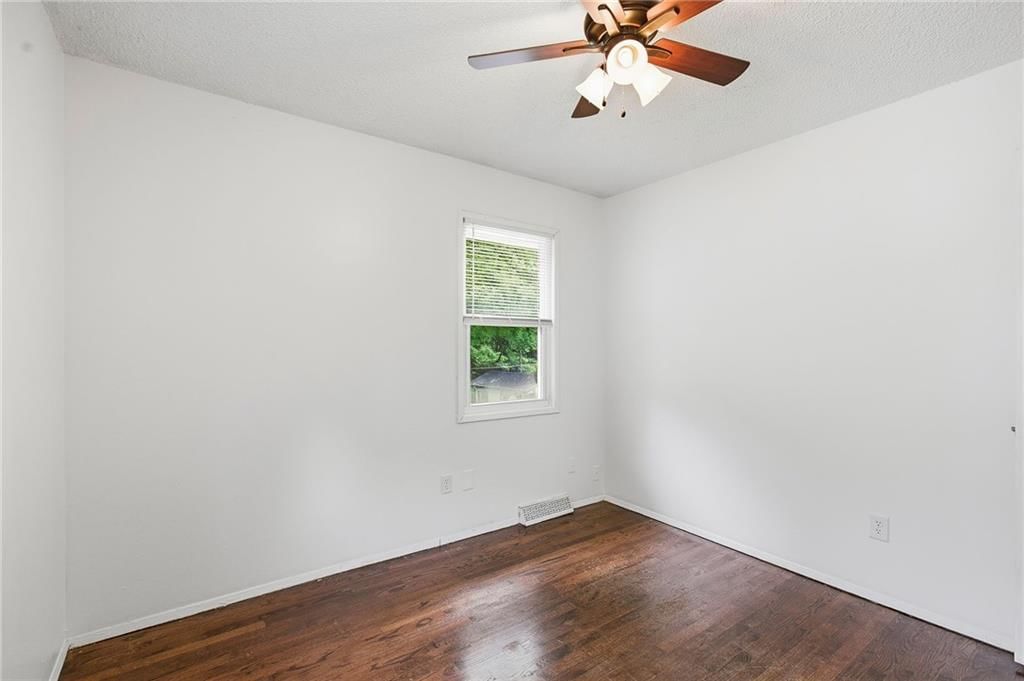 5249 N Richmond Avenue — photo 14