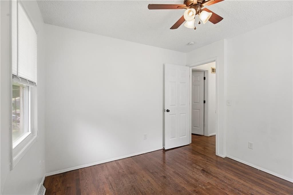 5249 N Richmond Avenue — photo 15