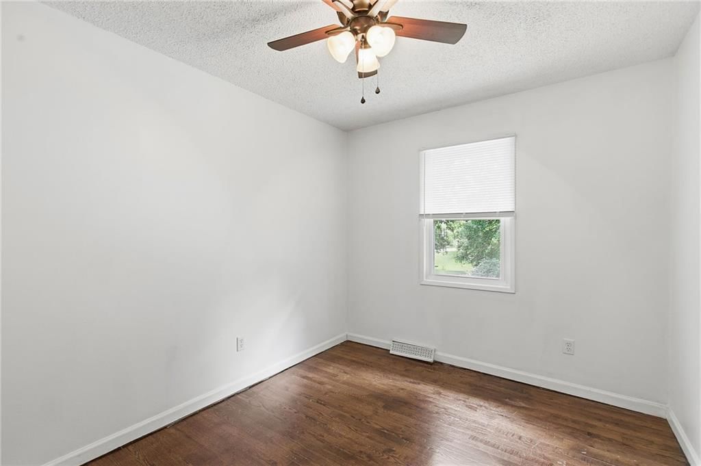 5249 N Richmond Avenue — photo 18