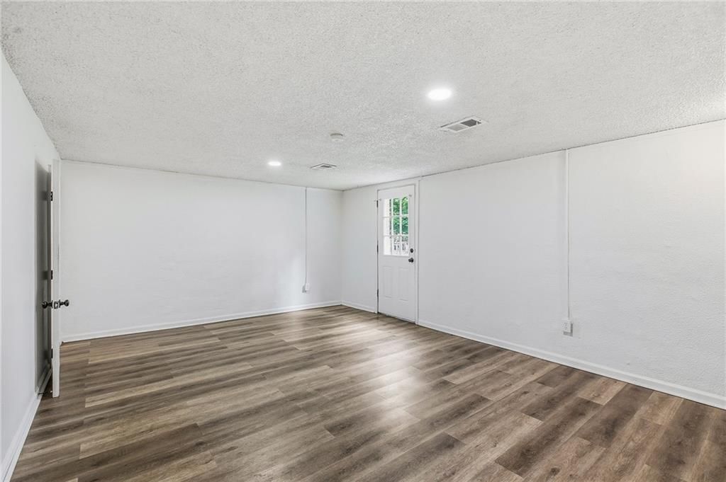 5249 N Richmond Avenue — photo 25