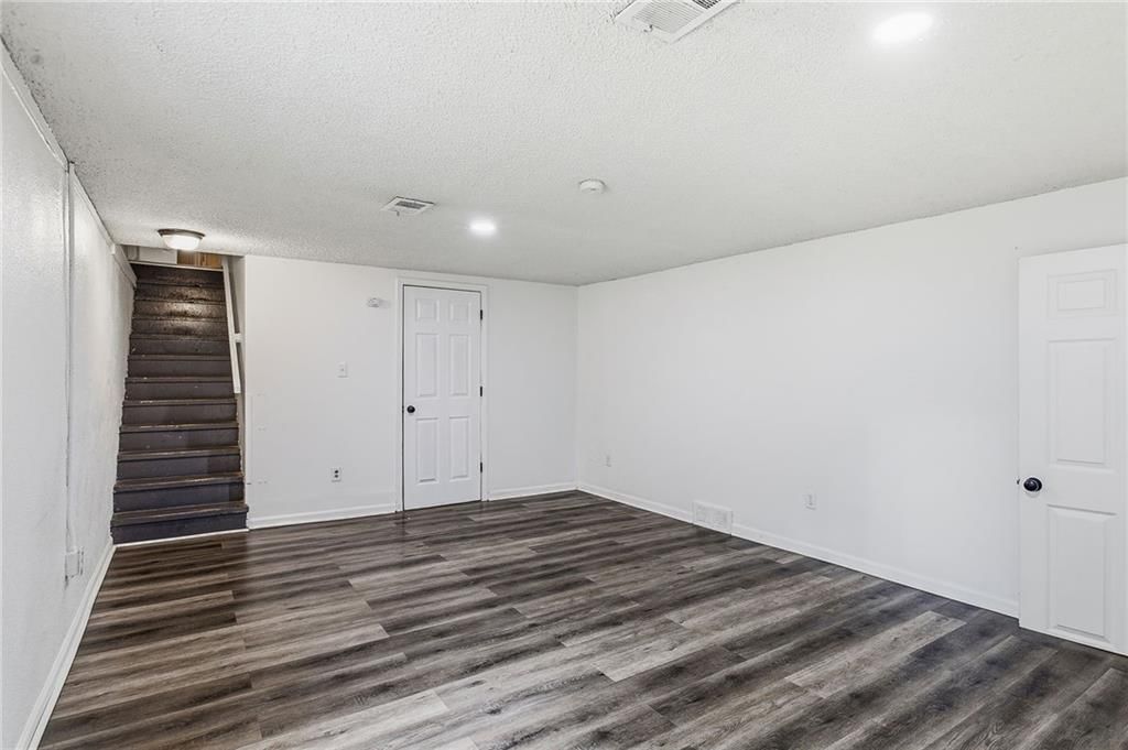 5249 N Richmond Avenue — photo 27