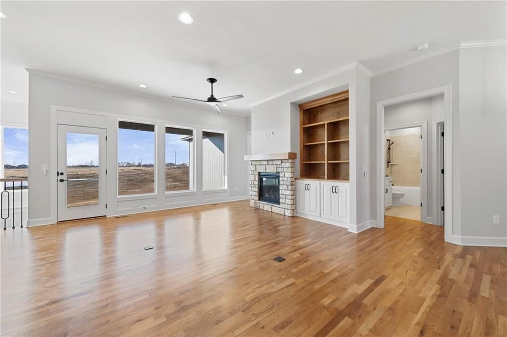 14659 Merion Lane — photo 4