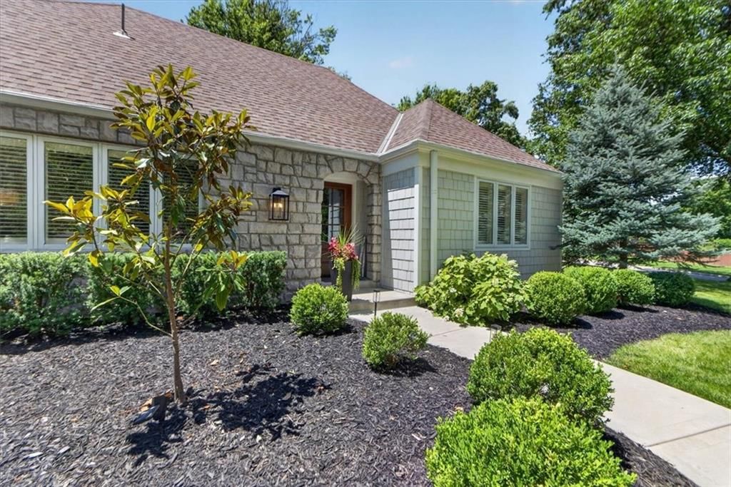 5726 Howe Drive — photo 5