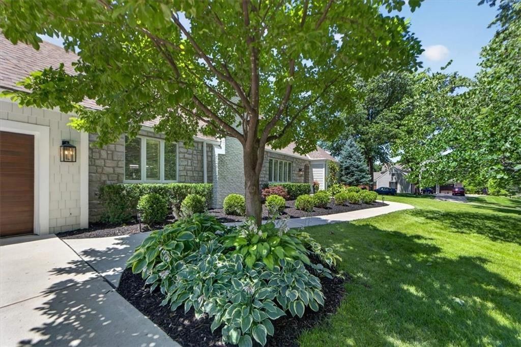 5726 Howe Drive — photo 7