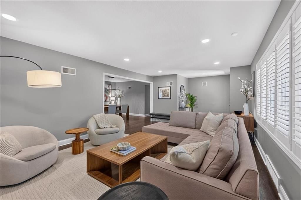 5726 Howe Drive — photo 15