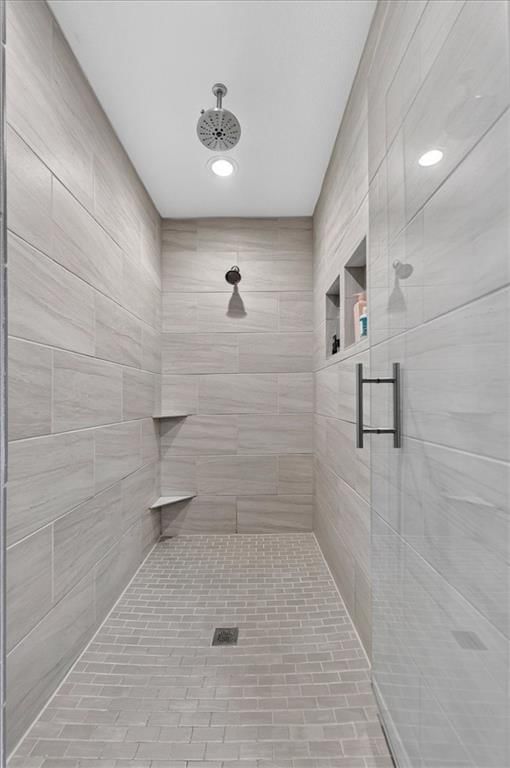 5726 Howe Drive — photo 43