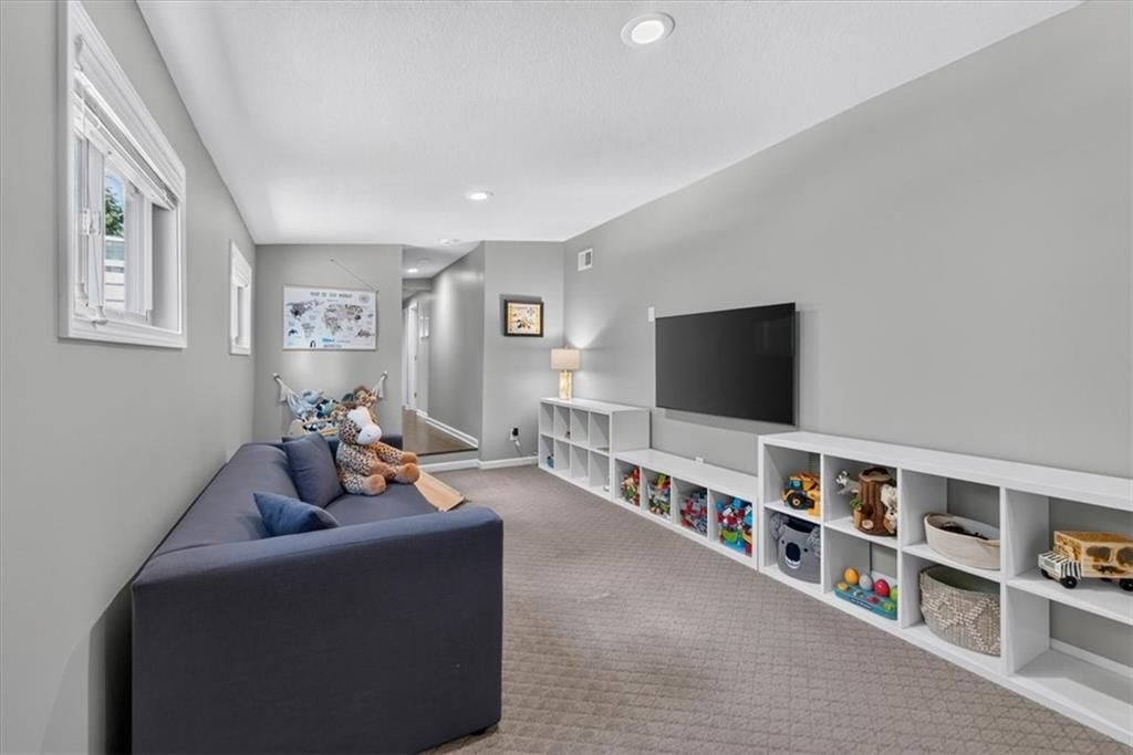 5726 Howe Drive — photo 47
