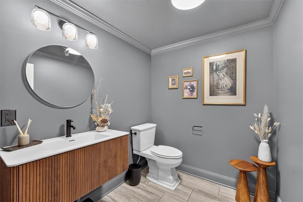 5726 Howe Drive — photo 57
