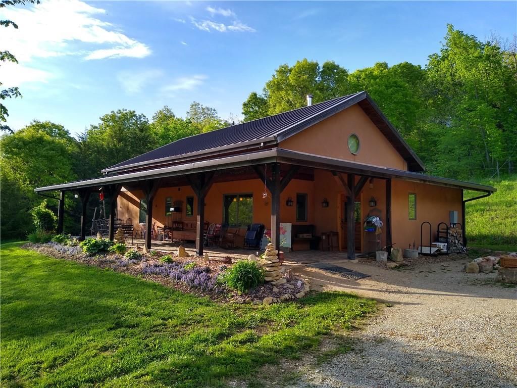 3395 Buck Creek Road, Oskaloosa, KS