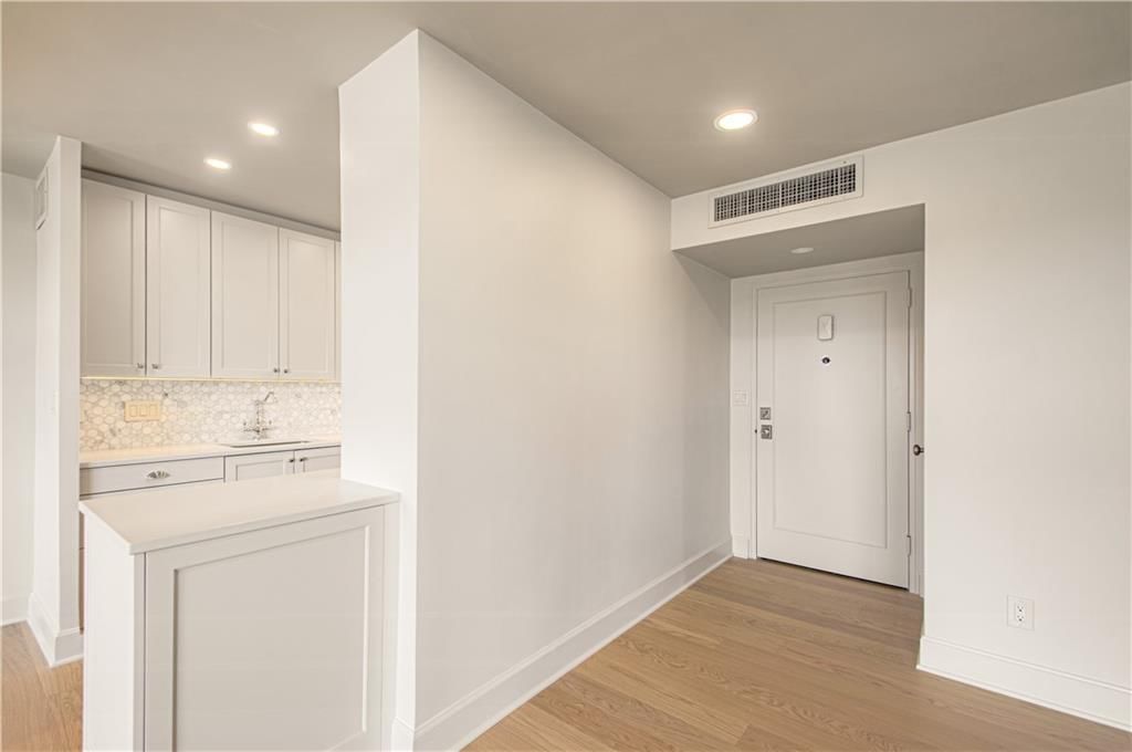 4550 Warwick Boulevard — photo 5
