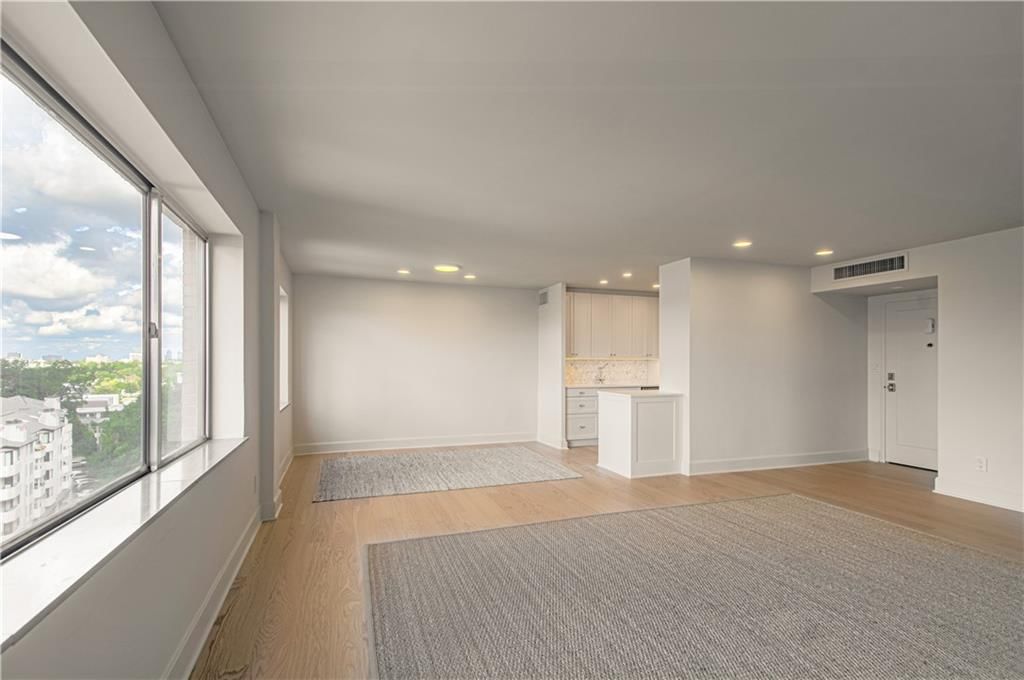 4550 Warwick Boulevard — photo 7